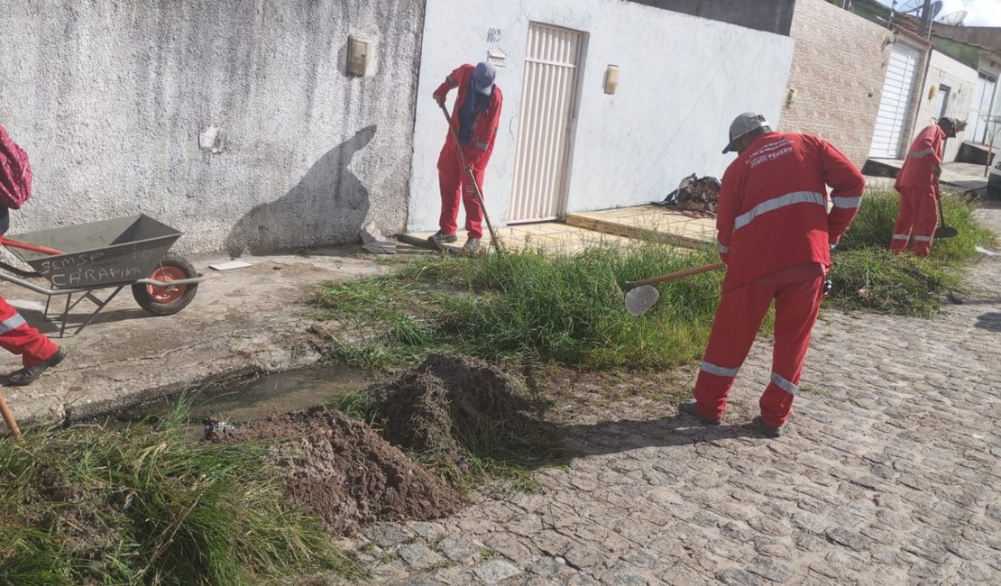 Prefeitura de Penedo realiza mutirão de limpeza nos bairros