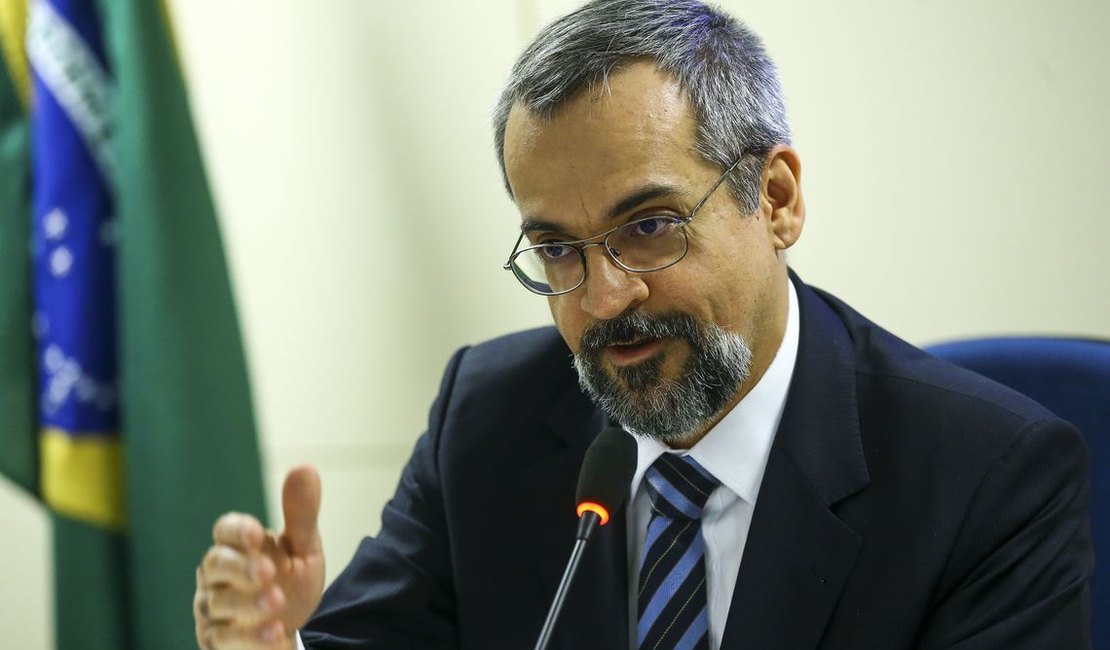 MEC autoriza aulas on-line no ensino superior até dezembro