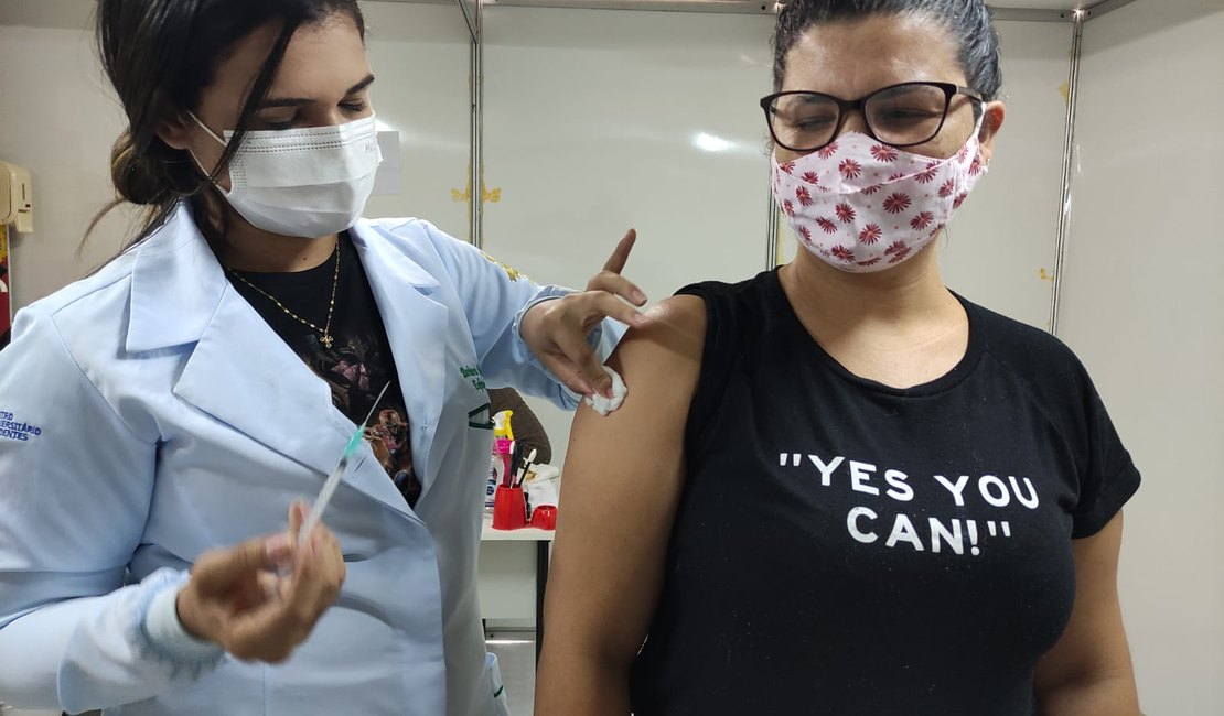 Matriz de Camaragibe amplia calendário de vacinação contra covid-19