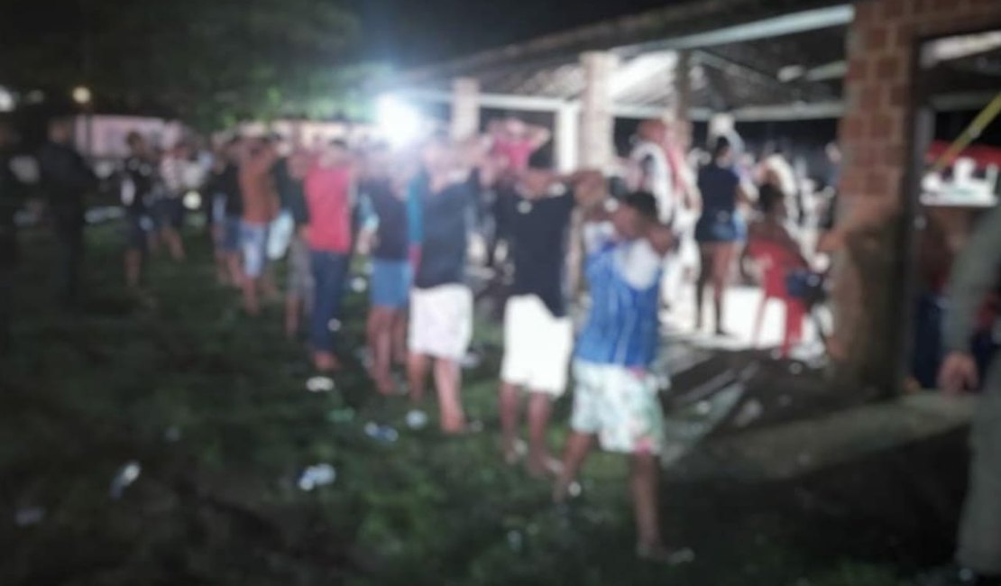 Polícia acaba com aglomeração em bar de Porto Calvo