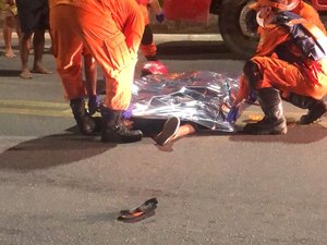 Motociclista colide contra a traseira de caminhão e morre na Av. Rotary