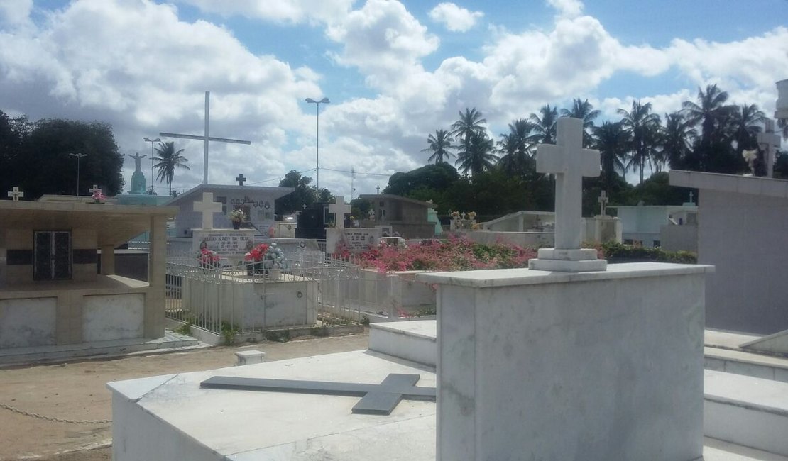 Visitas a cemitérios estão suspensas no dia de finados em Arapiraca