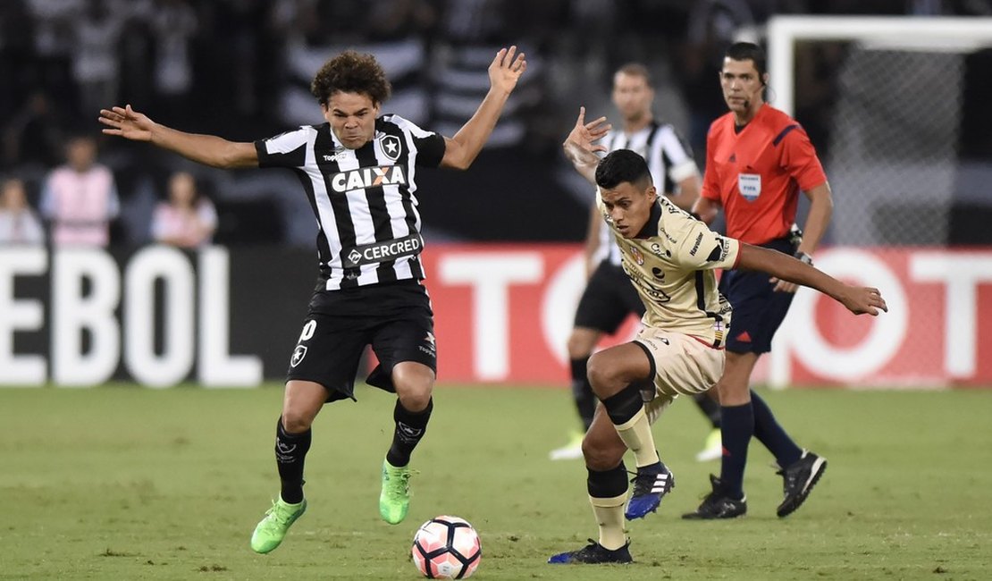 LIBERTADORES: Botafogo tropeça e Palmeiras tem classificação adiada