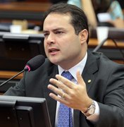 Em meio a greve dos militares, Lei eleitoral proíbe Renan Filho de conceder aumento