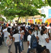 Alunos fazem protesto em Arapiraca reivindicando transporte escolar