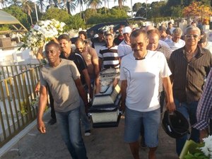 Ex-jogador do ASA: Corpo de Pamilton Alves é sepultado no Cemitério Pio XII