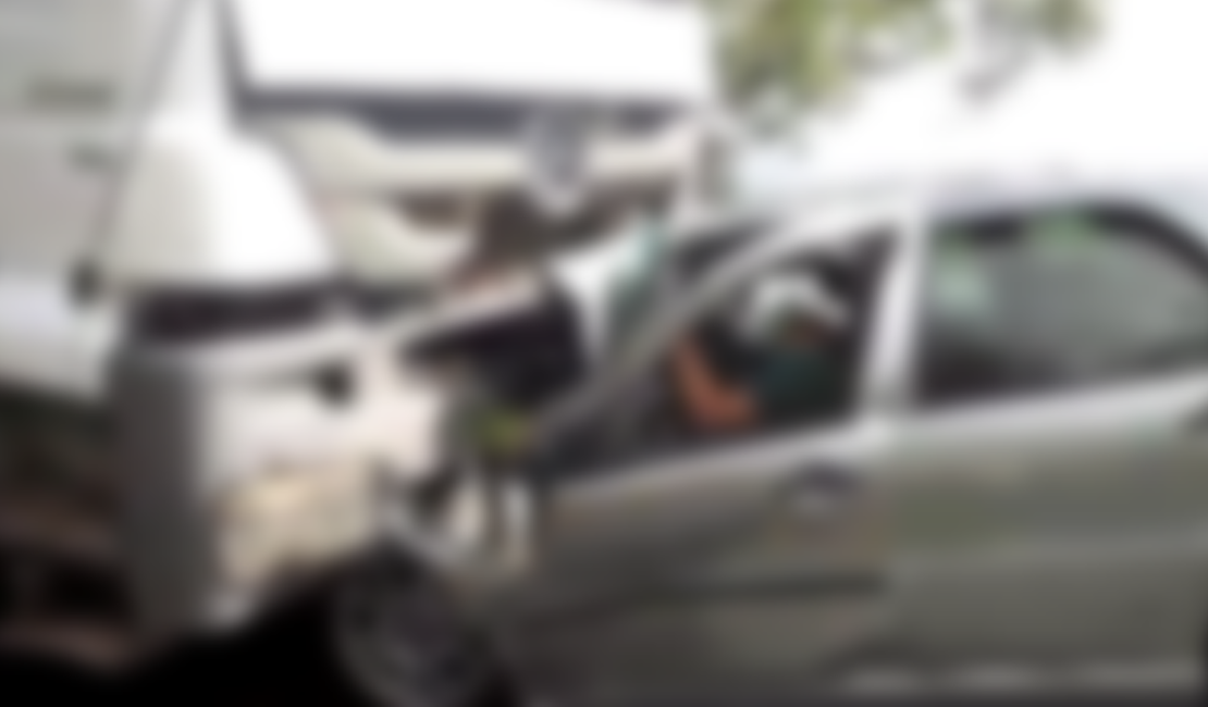 Motorista morre após colisão frontal com caminhão na BR 316, em Pilar