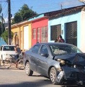 Após roubar veículo, assaltantes provocam acidente e deixam quatro pessoas feridas em Rio Largo