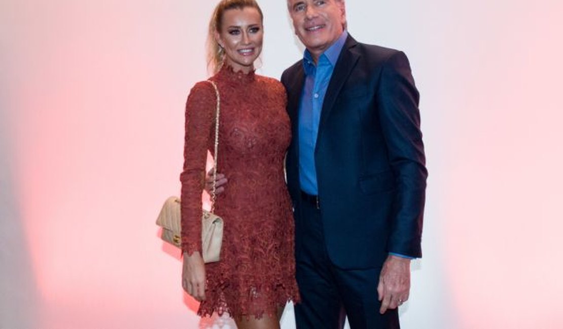 Roberto Justus e Ana Paula Siebert anunciam que estão esperando bebê