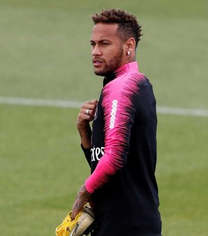 Neymar recebe críticas por 'dançar até o chão' em Salvador
