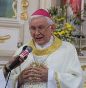 [Vídeo] Fiéis se despedem de bispo Dom Valério em Arapiraca