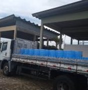 Casal doa 300 garrafões de água para vítimas da enchente de Santana do Ipanema