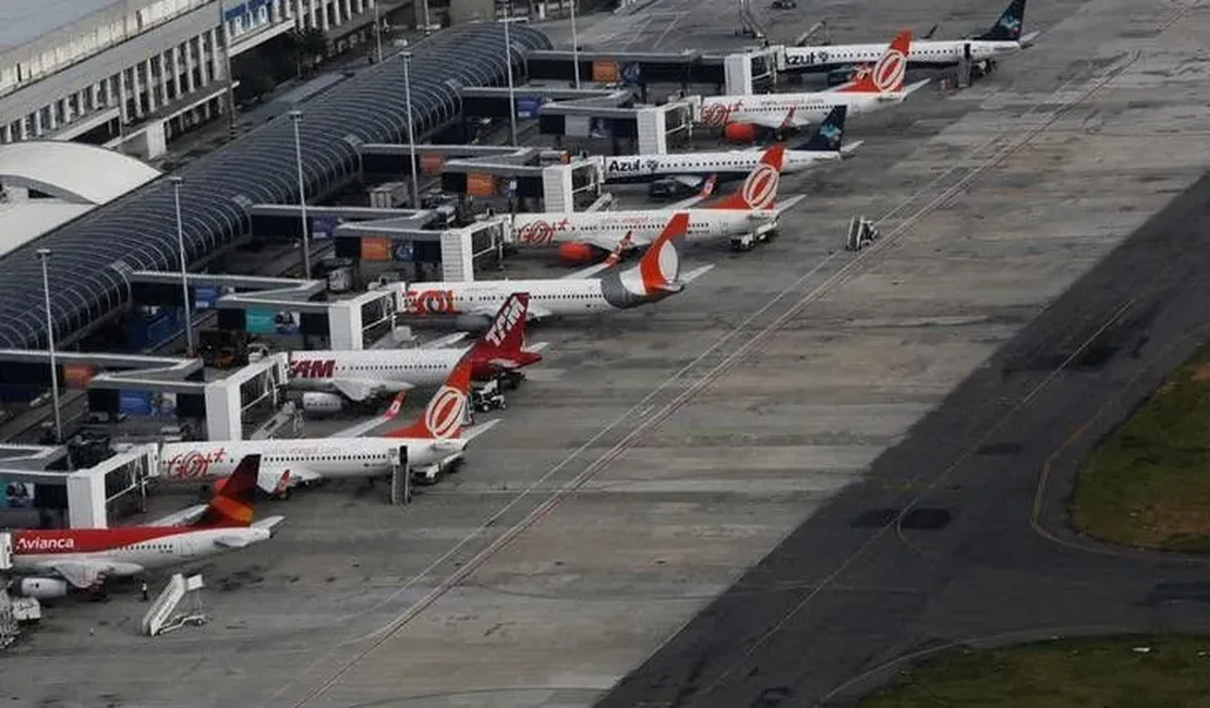 Queda no setor aéreo em fevereiro foi provocada por cancelamento do Carnaval, diz CNC
