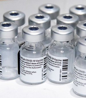 Covid-19: Brasil recebe 1 milhão de doses de vacinas da Pfizer neste domingo (08)