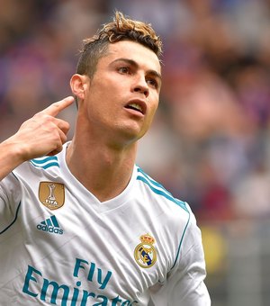 Mãe de Cristiano Ronaldo deseja que filho participe de filme