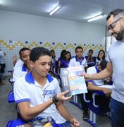Seduc entrega mais 153 mil apostilas para estudantes da rede pública de Alagoas