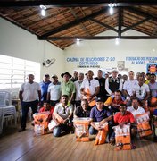 FPI promove palestra para pescadores e condutores de embarcação em Pão de Açúcar