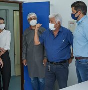 Rui Palmeira inaugura centro para tratamento de pacientes com sequelas de Covid-19