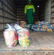 Pandemia: comunidade no Benedito Bentes recebe cestas básicas