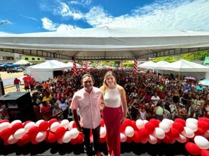 Prefeita promove show de prêmios para comemorar Dia das Mães em Novo Lino