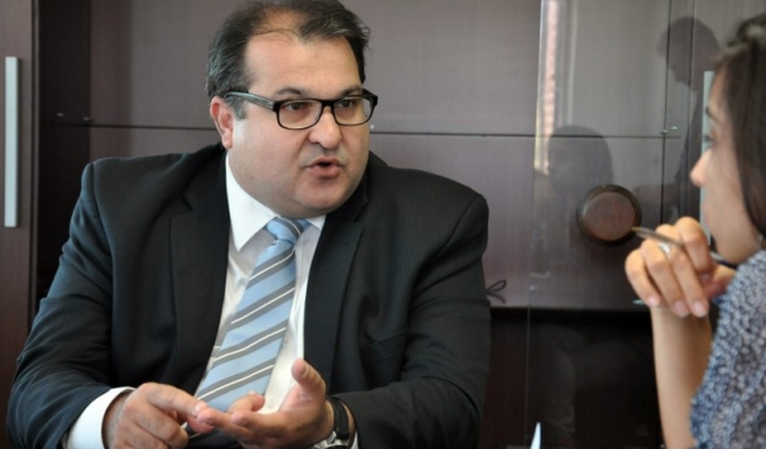 George Santoro diz que Estado está trabalhando para manter pagamentos em dia