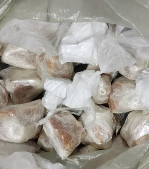 Homem é preso com 700 gramas de drogas em Lagoa da Canoa