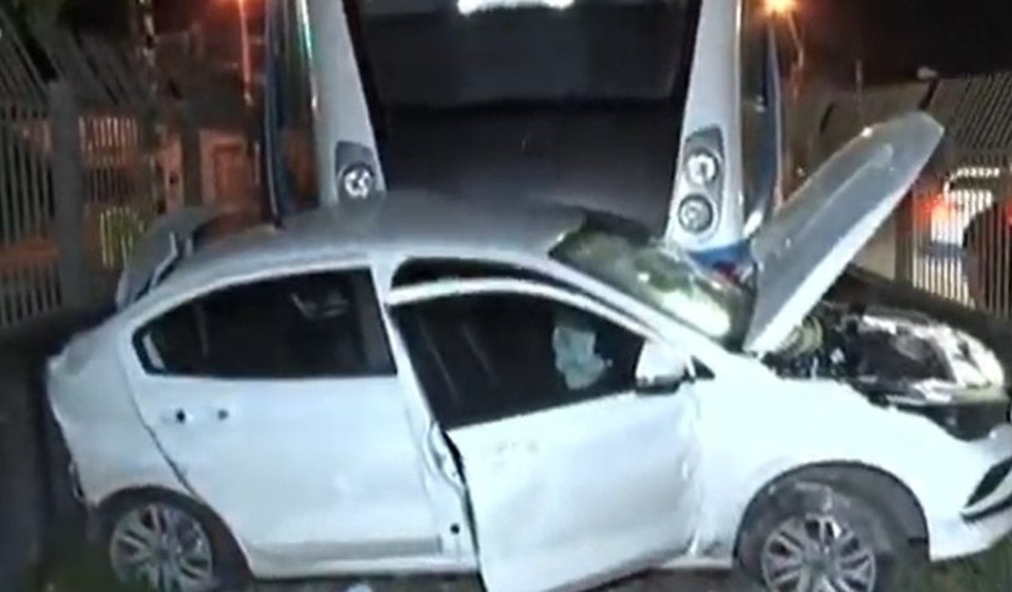 CBTU diz que vai investigar causa de acidente entre VLT e carro no Bom Parto