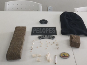 Denúncia leva polícia a fechar ponto de venda de drogas durante operação em Delmiro Gouveia
