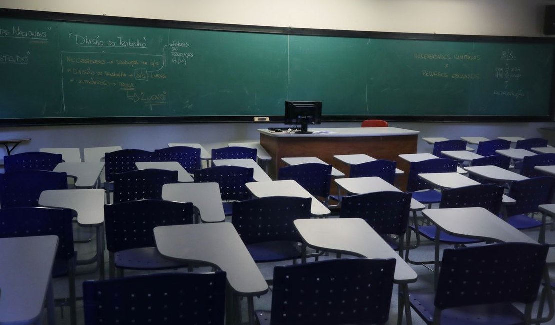 'Volta às aulas presenciais exige motivação dos estudantes', explica pedagoga
