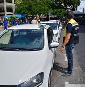 SMTT autua taxistas por abandono de veículo em Maceió