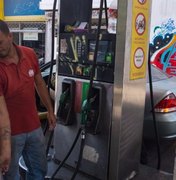 Com petróleo e sem sabão, Venezuela tem gasolina quase gratuita