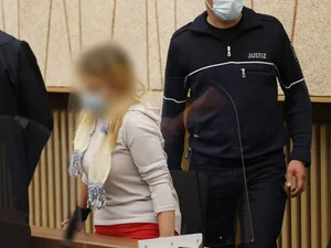 Alemã de 28 anos é condenada à prisão perpétua por matar 5 de seus 6 filhos