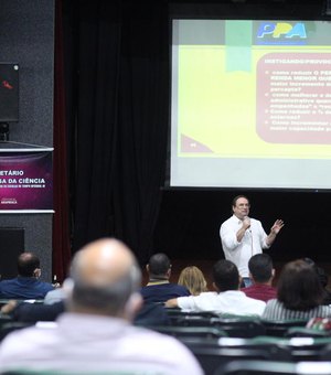 Luciano Barbosa e secretariado de Arapiraca debatem o Plano Plurianual