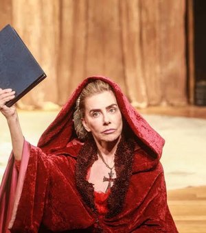 Maitê Proença se apresenta em Alagoas com espetáculo “A mulher de Bath”