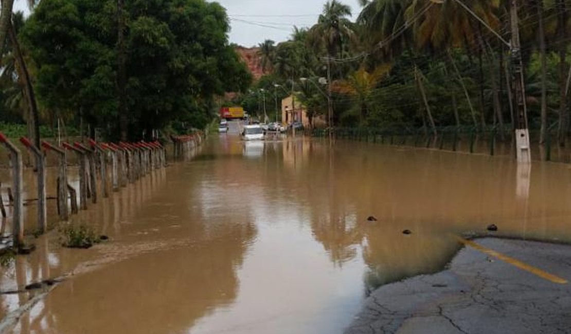 Chuvas em Maceió: SMTT orienta vias alternativas à Avenida Pierre Chalita