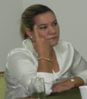 Ex-prefeita de São Cristóvão fala sobre vídeo com agressões em aeroporto