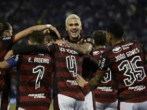 Flamengo tem nova 'base titular' em busca de final inédita para geração