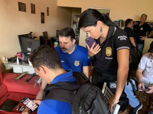 Operação policial cumpre após denúncia de pedofilia, em Maceió