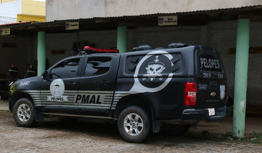 Polícia prende homem suspeito de roubar carro e celulares, em Arapiraca