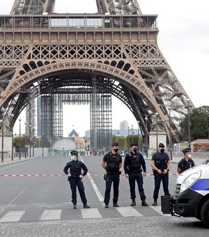 Torre Eiffel reabre após ser fechada por 2 horas por suspeita de bomba