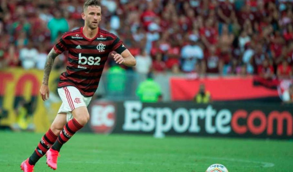 Léo Pereira ganha pontos e larga na frente pela titularidade no Flamengo