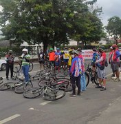 Em Maceió, ciclistas realizam protesto contra tachões na Avenida Fernandes Lima