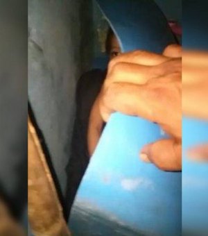 Criança de 3 anos é encontrada amarrada dentro de barril, em SP