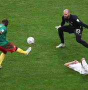 Aboubakar salva Camarões em empate em 3 x 3 com a Sérvia