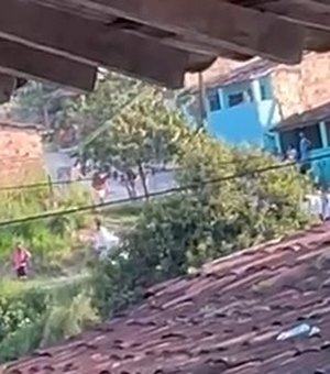 [Vídeo] Procissão ocorre em meio a tiros em São Luís do Quitunde