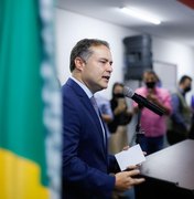 Renan Filho critica Governo Federal por mudanças no Bolsa Família