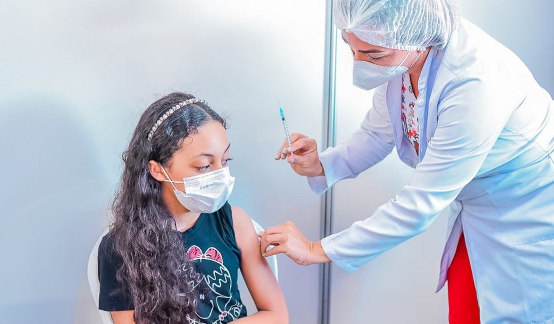 Maceió inicia vacinação de crianças de 8 anos sem comorbidades