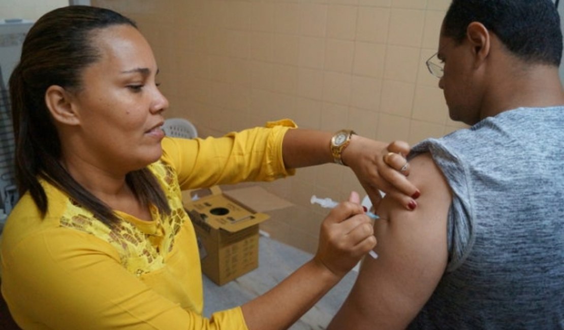 Servidores da Polícia Civil são vacinados contra o vírus H1N1