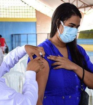 Governador recebe mais 40 mil doses de vacina e anuncia nova faixa etária