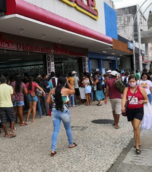 [Vídeo] Black Friday: Consumidores lotam as lojas de Arapiraca, mas não respeitam o distanciamento social